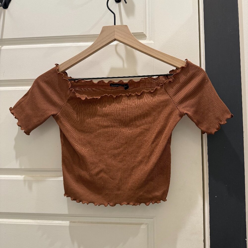 Boohoo | Brown Lettuce Hem Crop Top